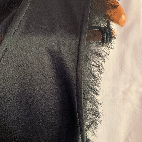 St John Caviar (Dark Black) Shell size P - Picture 4 of 9